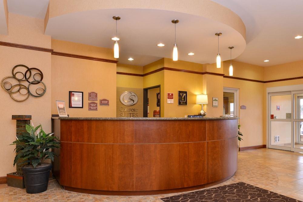 Comfort Suites Urbana Champaign, University Area Exterior photo