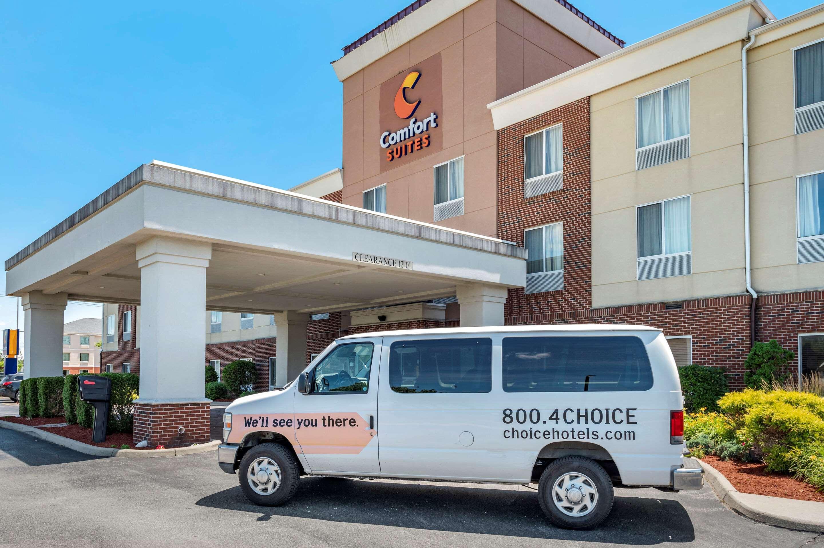 Comfort Suites Urbana Champaign, University Area Exterior photo