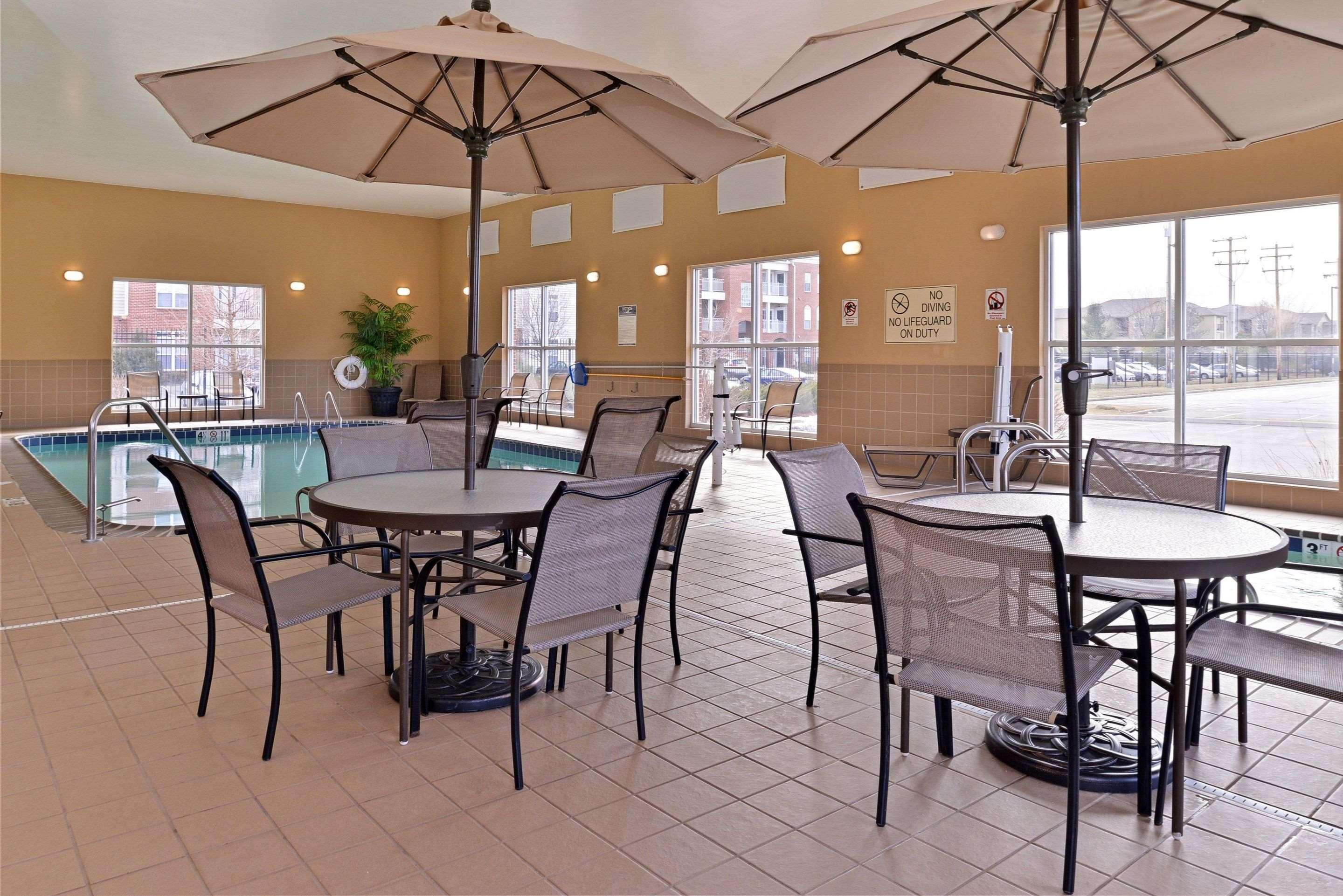 Comfort Suites Urbana Champaign, University Area Exterior photo