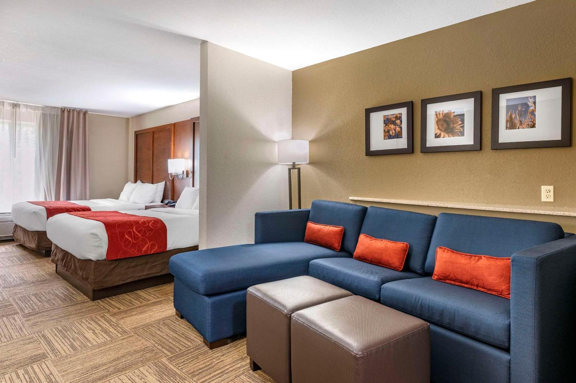 Comfort Suites Urbana Champaign, University Area Exterior photo