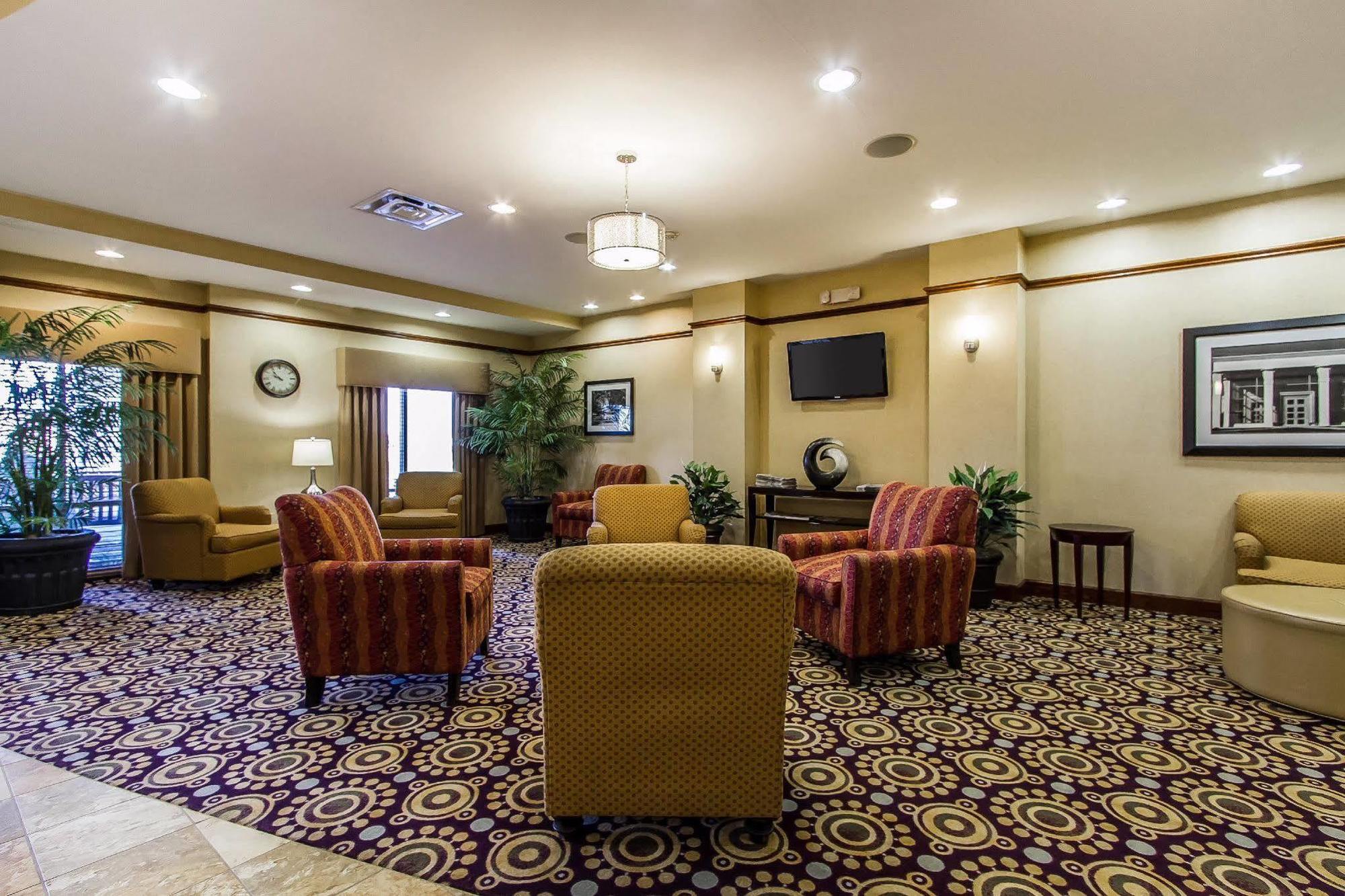 Comfort Suites Urbana Champaign, University Area Exterior photo